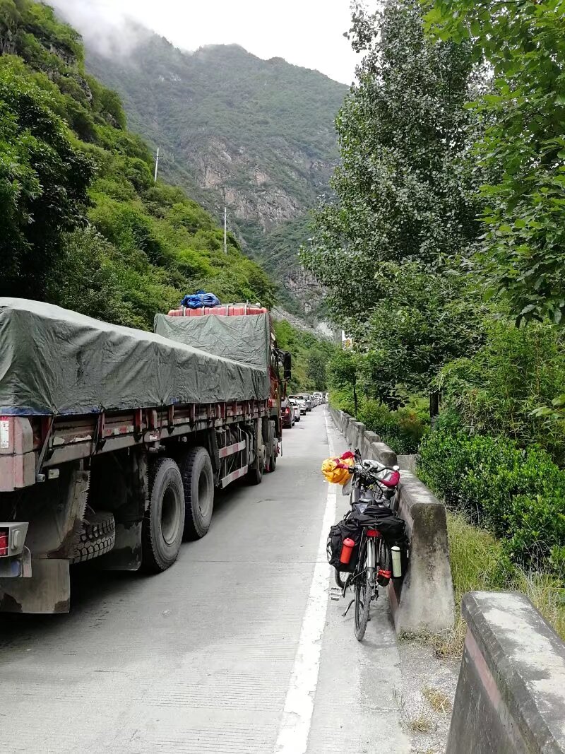 7月12日,川藏行第5天。泸定县—康定县,51公里。最高海拔2654米,驻地海拔2650米 7月12日,川藏行第5天。泸定县—康定县,51公里。最高海拔2654米,驻地海拔2650米